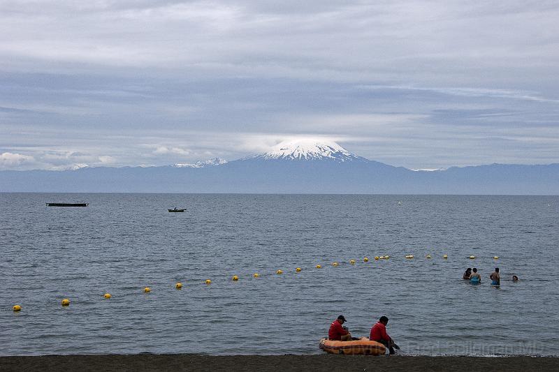 20071219 144941 D2X 4200x2800.jpg - Mount Osorno from Frutillar